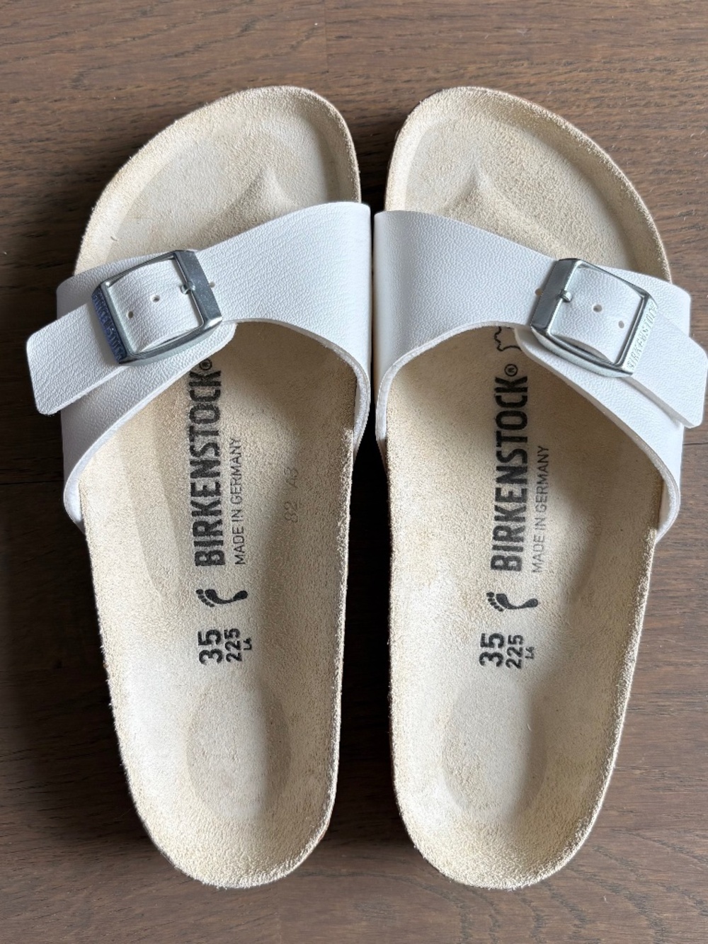 Birkenstock Madrid White Slide Size EU 35 - Picture 4 of 16